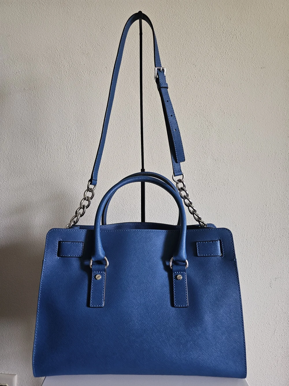 Michael Kors Royal Blue Saffiano Satchel with Gold Hardware - Picture 2 of 10